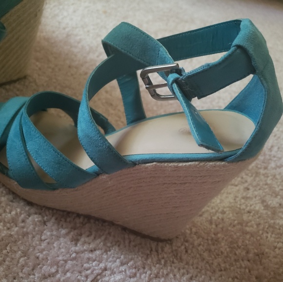 Green/turquoise wedges - Picture 2 of 2